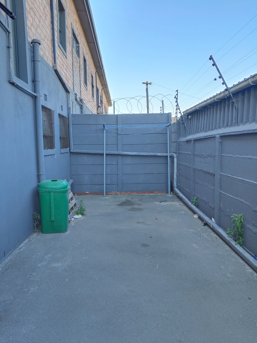To Let Commercial Property for Rent in Steenberg Western Cape